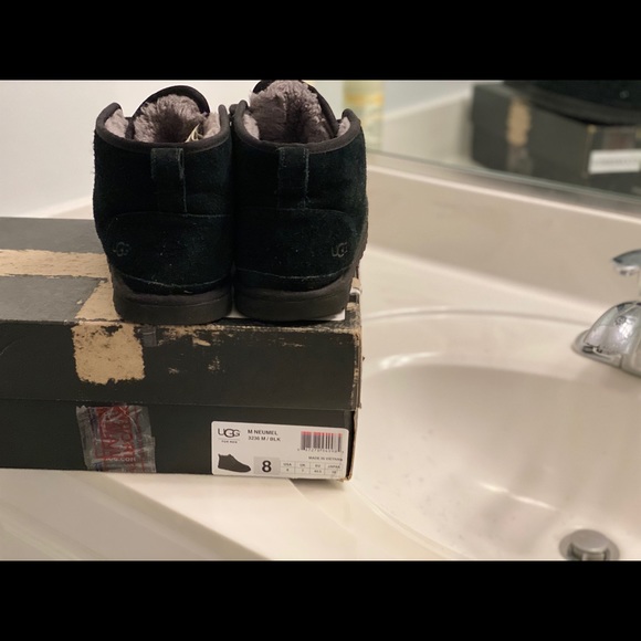 Me uggs size 8 - Picture 6 of 7